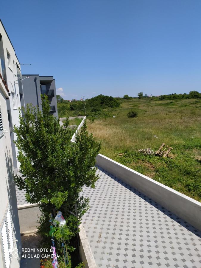 Apartman Joy Nin Exterior foto